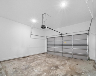 303 Queen Sude Lane - Photo Thumbnail 24