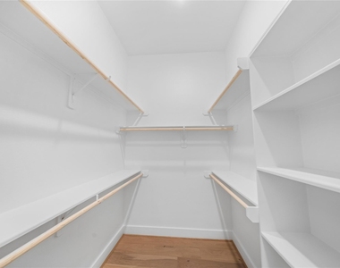303 Queen Sude Lane - Photo Thumbnail 16