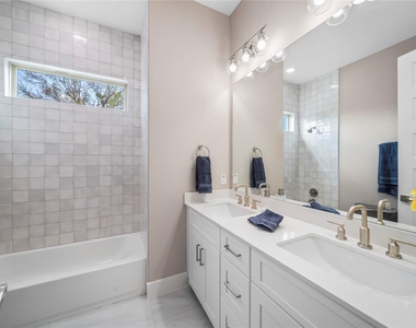 303 Queen Sude Lane - Photo Thumbnail 6
