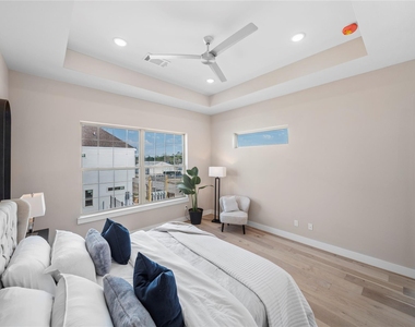 303 Queen Sude Lane - Photo Thumbnail 15