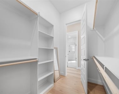 303 Queen Sude Lane - Photo Thumbnail 17