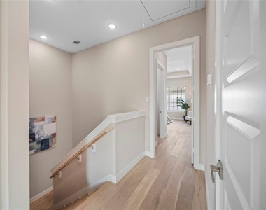 303 Queen Sude Lane - Photo Thumbnail 10