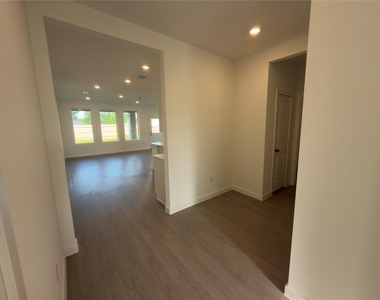 7919 Evening Emerald Drive - Photo Thumbnail 5