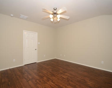 5606 Claybeck Lane - Photo Thumbnail 17