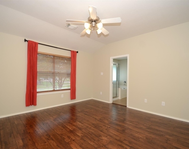 5606 Claybeck Lane - Photo Thumbnail 16