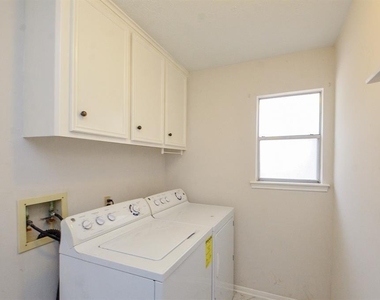 15815 Boulder Oaks Drive - Photo Thumbnail 14