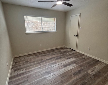 22707 Cranberry Trail - Photo Thumbnail 7