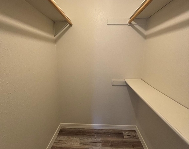 22707 Cranberry Trail - Photo Thumbnail 6