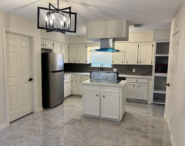 22707 Cranberry Trail - Photo Thumbnail 3