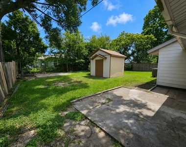 2914 Tarpey Avenue - Photo Thumbnail 11
