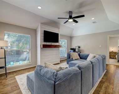 3611 Braewin Court - Photo Thumbnail 12