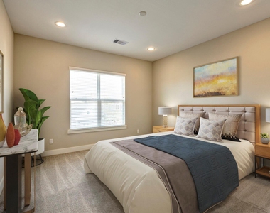 1304 W 23rd Street - Photo Thumbnail 12