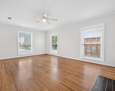 2406 Southgate Boulevard - Photo Thumbnail 5