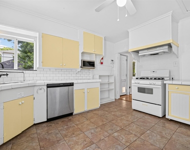 2406 Southgate Boulevard - Photo Thumbnail 11