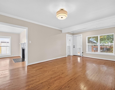 2406 Southgate Boulevard - Photo Thumbnail 6