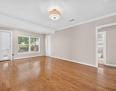 2406 Southgate Boulevard - Photo Thumbnail 7