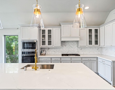 7327 Camden Crestwood Way - Photo Thumbnail 20