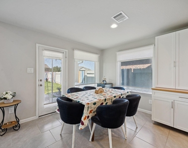 21030 Albany Landing Lane - Photo Thumbnail 9