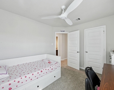 21030 Albany Landing Lane - Photo Thumbnail 22