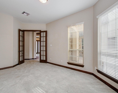 5711 Avon Landing Lane - Photo Thumbnail 16