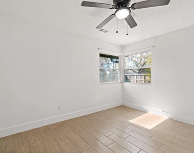 10319 Sand Pass Lane - Photo Thumbnail 13