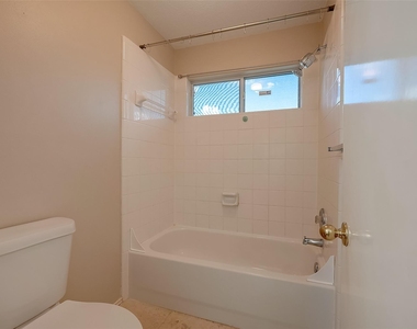 10902 Primrose Acres Lane - Photo Thumbnail 14