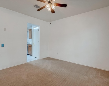 10902 Primrose Acres Lane - Photo Thumbnail 4