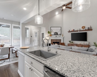 125 Russet Bend Place N - Photo Thumbnail 17