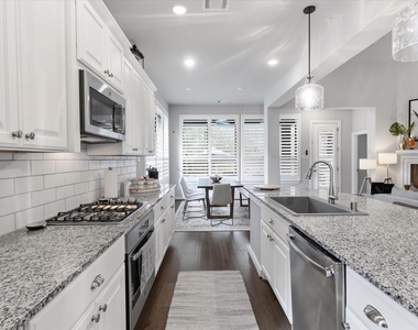 125 Russet Bend Place N - Photo Thumbnail 15