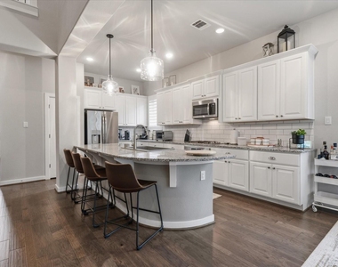 125 Russet Bend Place N - Photo Thumbnail 14