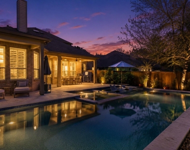 125 Russet Bend Place N - Photo Thumbnail 4