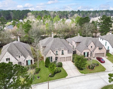 125 Russet Bend Place N - Photo Thumbnail 10