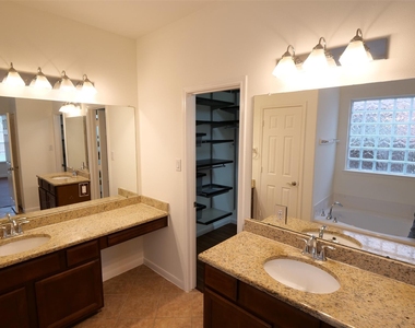 6119 Lakenshire Falls Lane - Photo Thumbnail 18