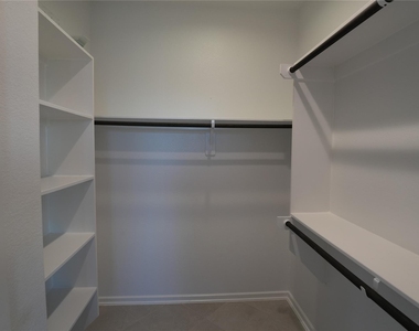 4910 Anders Lane - Photo Thumbnail 6