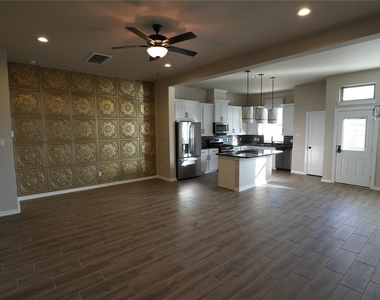 4910 Anders Lane - Photo Thumbnail 1