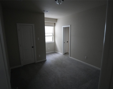 4910 Anders Lane - Photo Thumbnail 12