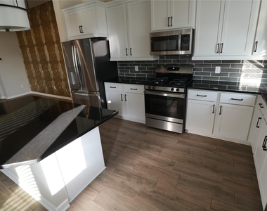 4910 Anders Lane - Photo Thumbnail 2