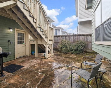 427 W 24th Street - Photo Thumbnail 6