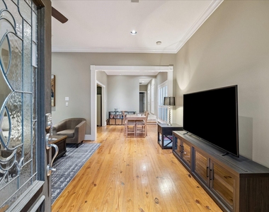 427 W 24th Street - Photo Thumbnail 2