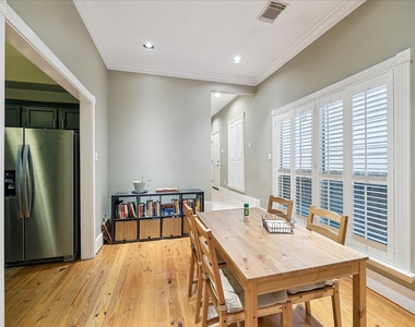 427 W 24th Street - Photo Thumbnail 5