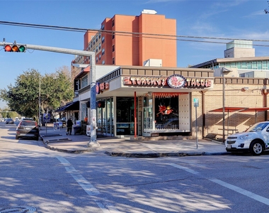 427 W 24th Street - Photo Thumbnail 11