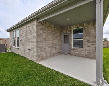 905 Silver Buckle Lane - Photo Thumbnail 16