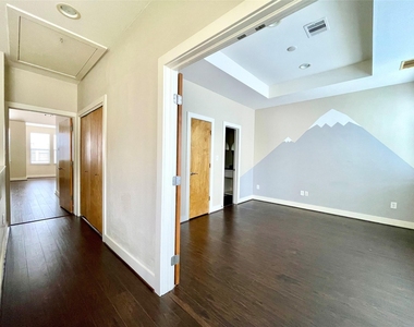 954 Patterson Street - Photo Thumbnail 20