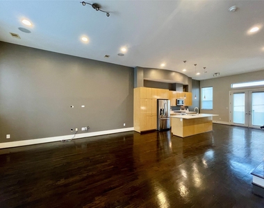 954 Patterson Street - Photo Thumbnail 11