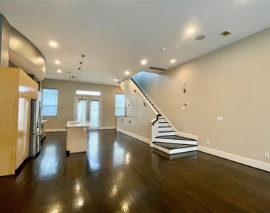 954 Patterson Street - Photo Thumbnail 10