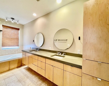 954 Patterson Street - Photo Thumbnail 15