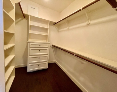 954 Patterson Street - Photo Thumbnail 19