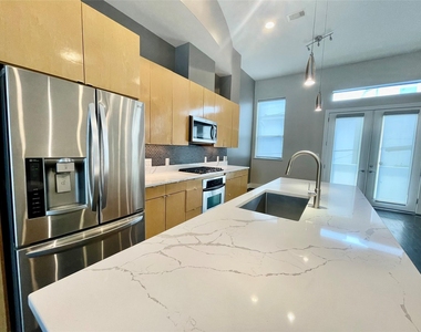 954 Patterson Street - Photo Thumbnail 1