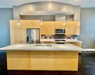 954 Patterson Street - Photo Thumbnail 6