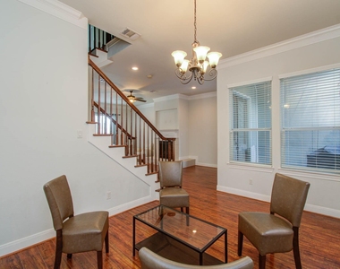 10205 Brooktree Drive - Photo Thumbnail 7